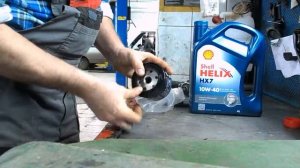 закрепление уплотнительного кольца на масляном фильтре
