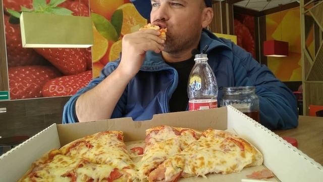 МУКБАНГ Европейская пицца от Жарпицца / MUKBANG European pizza