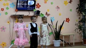 Выпускной в детском саду "Солнышко". Песня "Красный мяч, синий мяч"