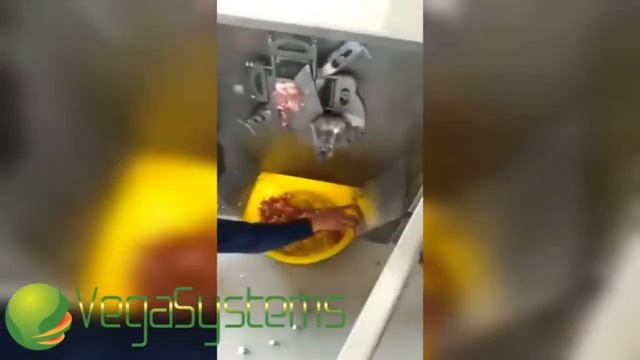 Нарезка мяса кубиками Vega Meat Dicer 550, блокорезка промышленная смотреть онлайн