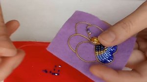 Брошь "Анютины глазки" из бисера. DIY how to make pansies brooch.