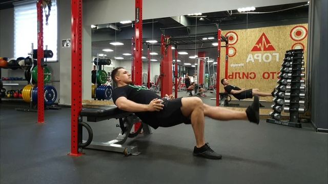Ягодичный мост 1-й ногой с гантелью лёжа на скамье / DB Single-Leg Hip Thrust