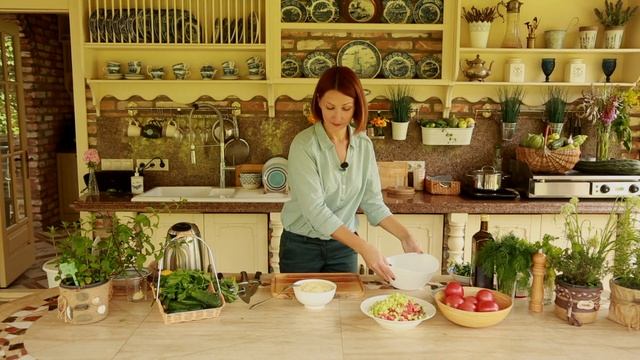 ТРИ рецепта с ОГУРЦАМИ - салат табуле//греческий соус цацики//огуречный лимонад смотреть онлайн