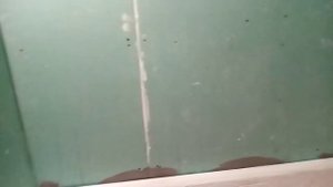 Первый ряд плитки на ванную