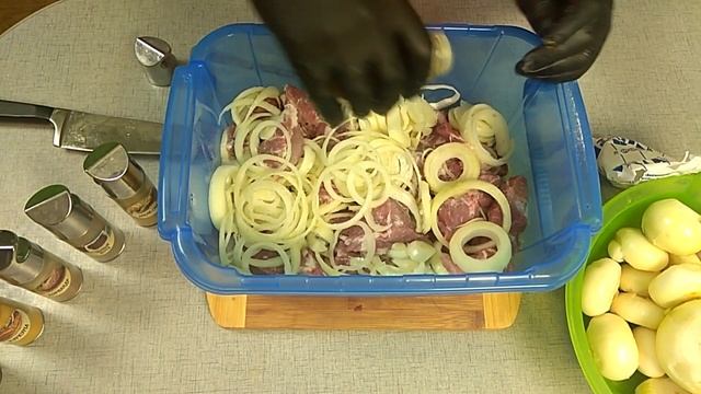 Шашлык, простой способ как заправить мясо для шашлыка. смотреть онлайн