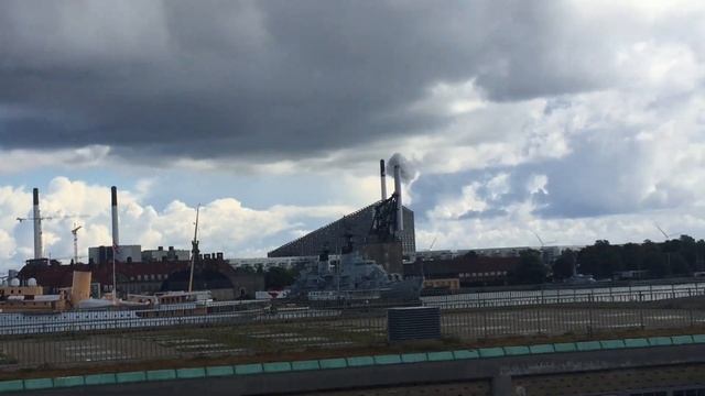 Мусоросжигательный завод Amager Bakke в Копенгагене. смотреть онлайн