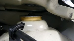 Замена чашек ограничителей передних амортизаторов на чашки Citroen DS5 от