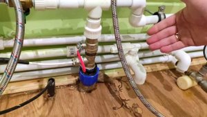 КАК НЕ ДАТЬ ЗАМЕРЗНУТЬ ВОДОПРОВОДУ ЗИМОЙ НА ДАЧЕ