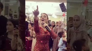 Аварцы зажигают на свадьбе - Мадина Манапова поет - 2020 год