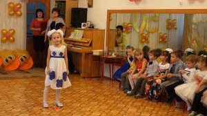 Скворушка прощается. Музыка Попатенко, слова Ивенсен. Исполняет Маша Д.
