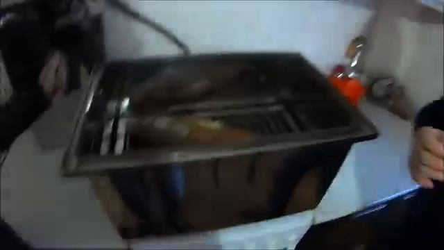 Хочу Пожрать - С Дядей Юрой коптим форель горячего копчения смотреть онлайн