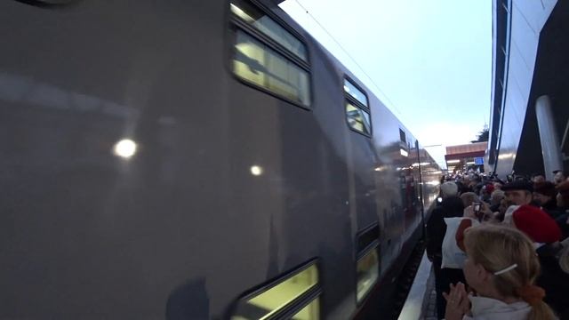 Крым. Симферополь. Поезд Москва- Симферополь Соединил две столицы.
