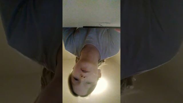 как сесть на шпагат 2 часть, ребята простите что я вам не подробна рассказала смотреть онлайн