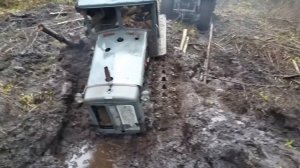 самовытаскивание трактора ХТЗ т74 при помощи бревна и МТЗ 82 (часть 1)