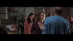 Целый офис сошел с ума и начал убивать друг друга, выпив банку энергетика