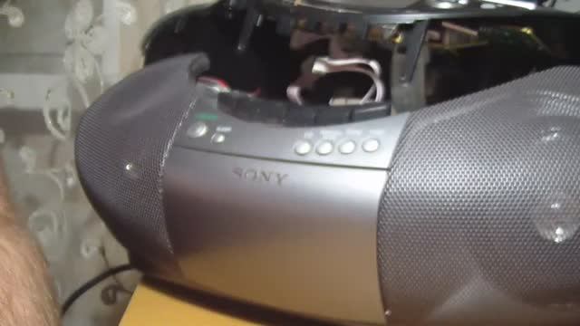 Sony CFD-RS60CP ремонт сразу отключается после включения смотреть онлайн