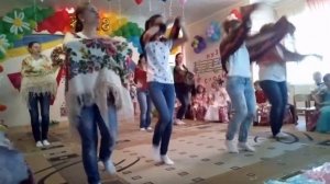 Флешмоб родителей на выпускном в детском саду)