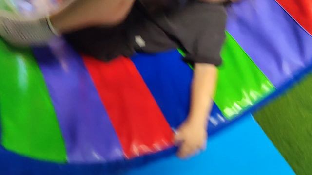 Алисия с мамой.. играем.. июль 2024г.