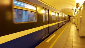 Электропоезд Юбилейный на станции Проспект Просвещения