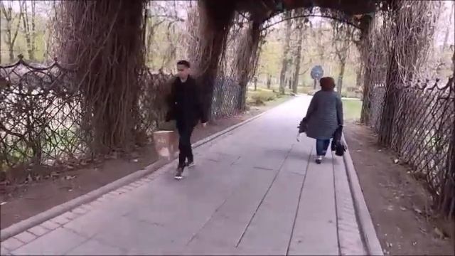 у метро "Фрунзенская"