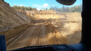 Погрузка тонара в карьере Песок ПГС