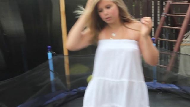 На даче/backstage смотреть онлайн