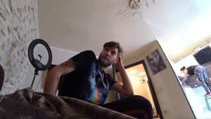 Переехал к другу Пранк.