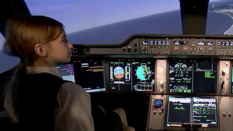 В Московской области дети из Донецка и Луганска смогли почувствовать себя в роли пилота