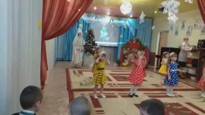 Танец в детском саду. Веселые горошинки.