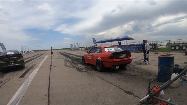 Пробные заезды Чемпионат Украины Drag Racing в Запорожье аэродром Широкое 20 06 2021 смотреть онлайн