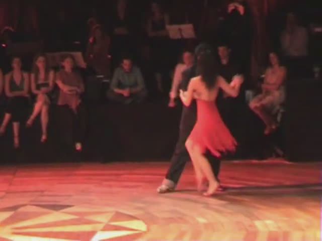 Танцуют Juana Sepulveda & Mariano Chicho Frumboli ! Говори, говори... Елена Ваенга смотреть онлайн