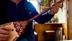 Мелодия на двуструнной домбре