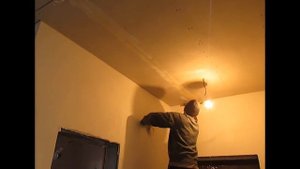 Потолок из гипсокартона в каркасном доме ЛСТК