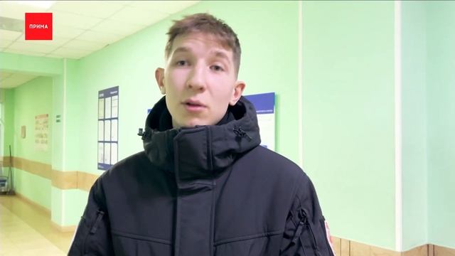 Замерзающих в доме пенсионерку с дочерью забрали в больницу смотреть онлайн