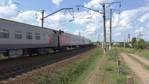 ЭП1М-654 с поездом №282 Череповец - Адлер