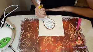 Работа аэрографом / пряник "Новогодняя варежка"