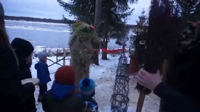 Домик Лешего в Голубино: Леший перерезает ленту на открытии дома смотреть онлайн