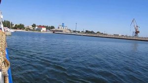 Швартовка теплохода к причалу
