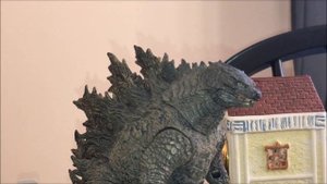 Playmates Kong 2017 vs Godzilla 2019 Toy Battle