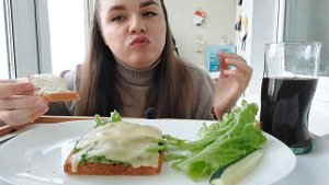 МУКБАНГ ГОРЯЧИЕ БУТЕРБРОДЫ завтрак #мукбанг #фудблогер #горячиебутерброды