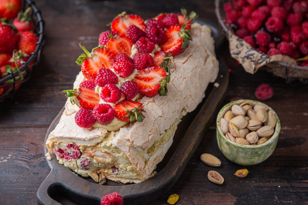 МЕРЕНГОВЫЙ РУЛЕТ - НУ ОЧЕНЬ ВКУСНЫЙ, ГОТОВИТСЯ БЫСТРО