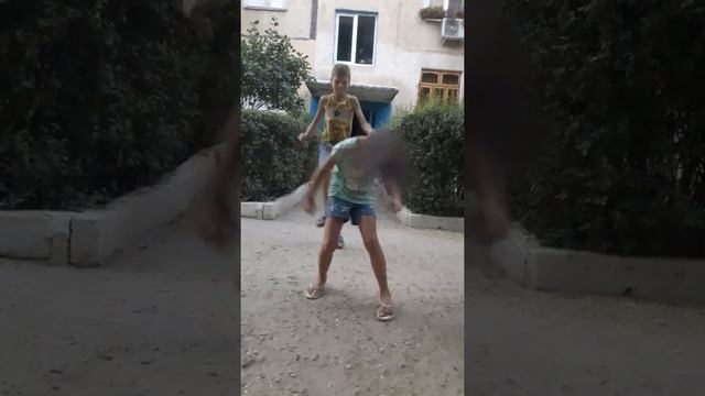 Я люблю танцевать и мои друзья смотреть онлайн