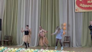 Зал зажигает под "Детство" Шатунова