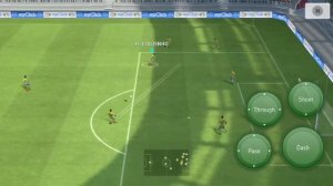 КАК ФИНТИТЬ В PES 18 MOBILE ? 4 урок : забегание игроков,контратака + удар через себя с углового