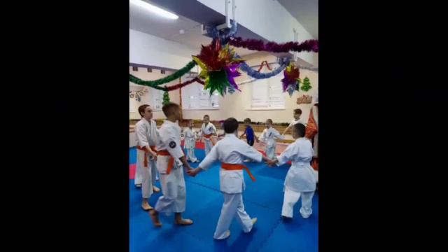 Дед Мороз и Снегурочка в СК Спарта на праздничных мероприятиях, посвященных Новому году смотреть онлайн