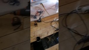 Монтаж винтовой сваи внутри дома при реконструкции фундамента