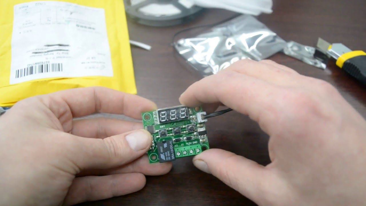 Терморегулятор W1209 и светодиодная лента 5730. Из Китая. смотреть онлайн