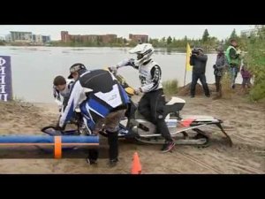 На озере Молодежное прошли традиционные гонки на снегоходах.