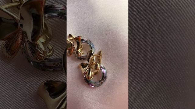 Серьги Бабочки с кристаллом Своровски (Swarowski) в форме круга фиолетового цвета