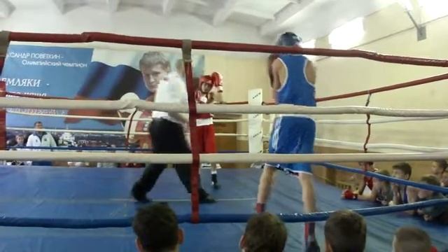 Курск_бокс_первенство СДЮШОР Урожай_Тивелев,Льгов-Шебета,Курск_43 кг_03-11-2013 смотреть онлайн
